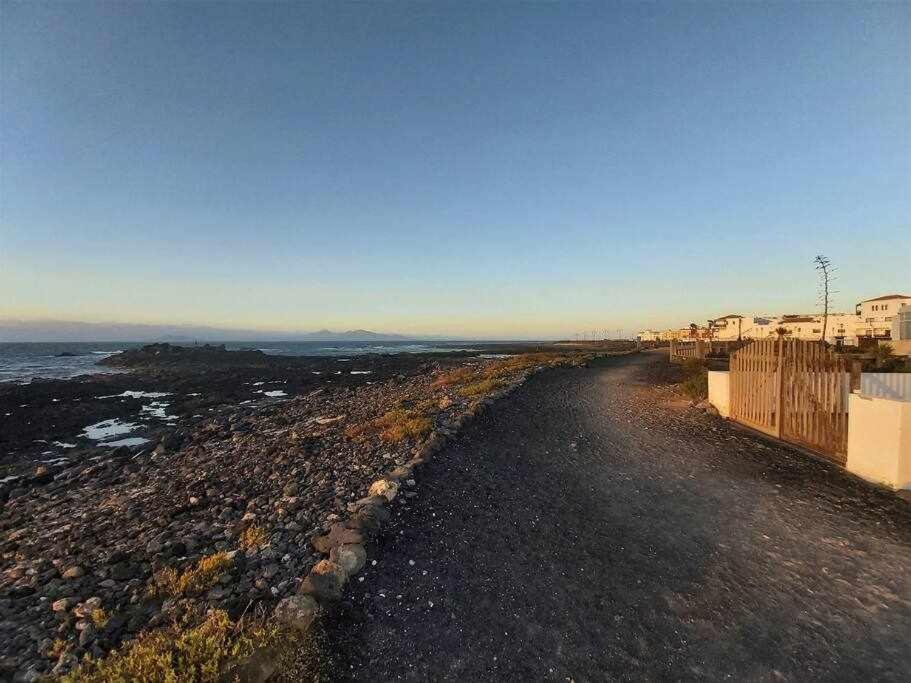 Blue Breeze House With Pool Facing Sea Villa Corralejo Bagian luar foto